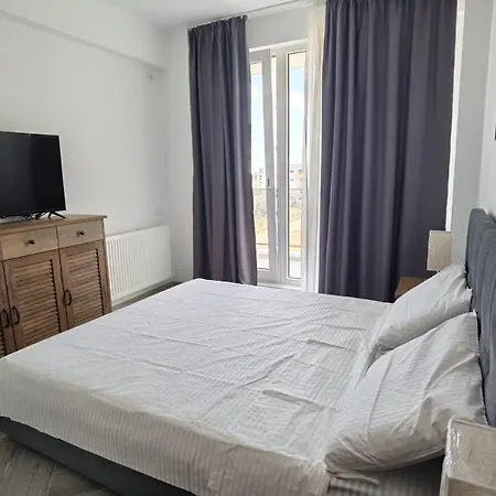 Apartment Elira Blackxy Mamaia Nord & Parking Included *