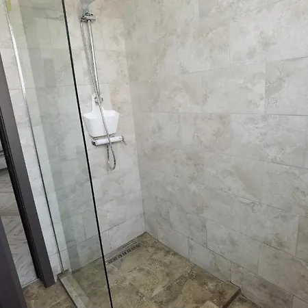 Elira Blackxy Mamaia Nord & Parking Included Apartment