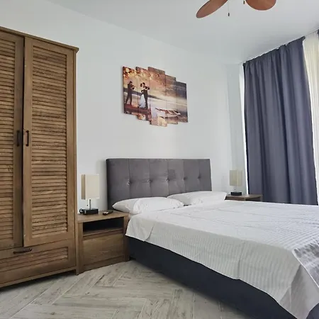 Elira Blackxy Mamaia Nord & Parking Included * Navodari