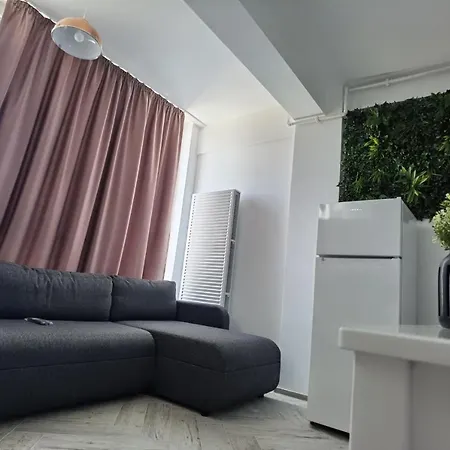 Apartment Elira Blackxy Mamaia Nord & Parking Included *